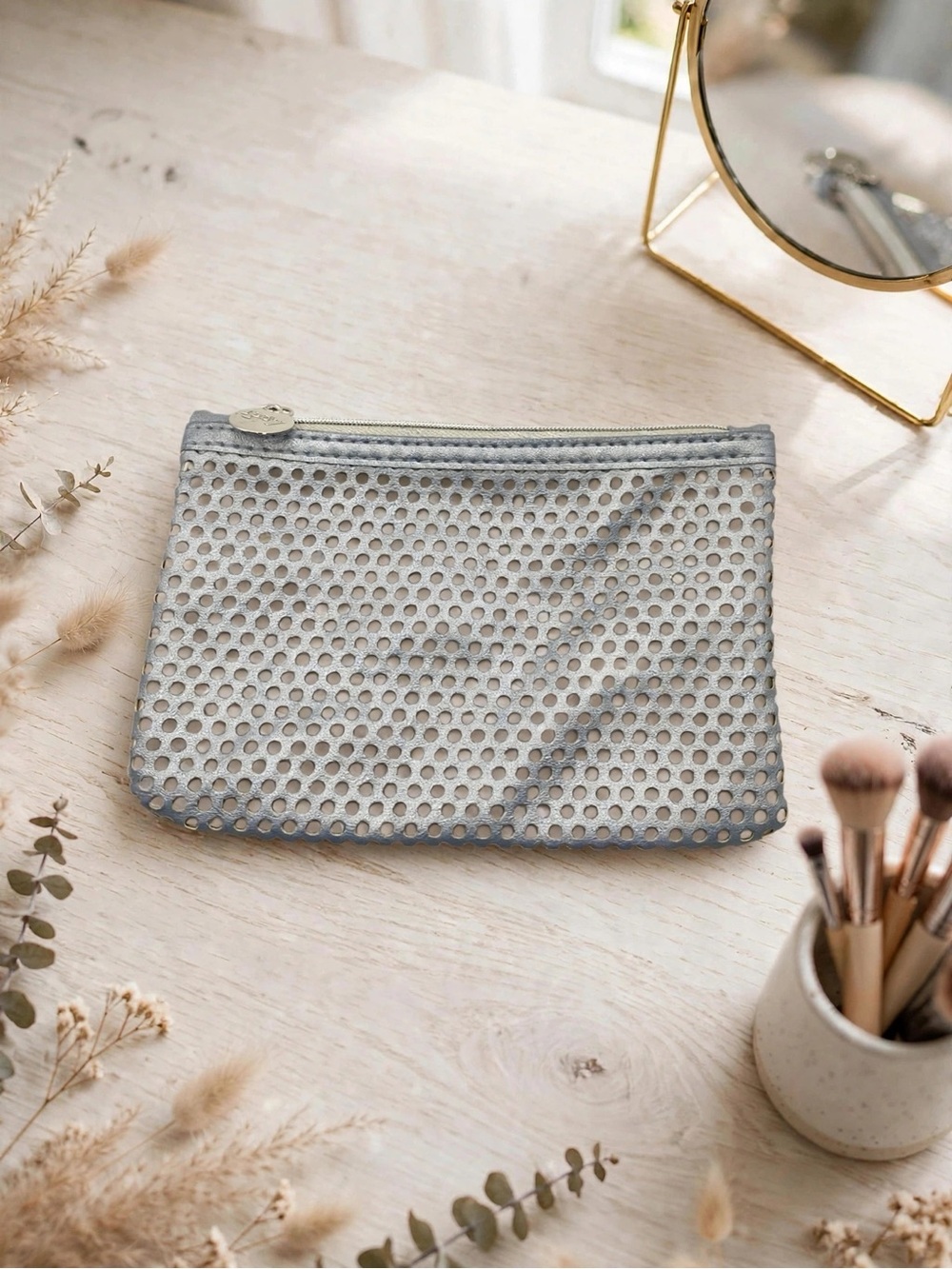 💥 4/$20 🆕 Ipsy Silver Mesh Cosmetic Bag